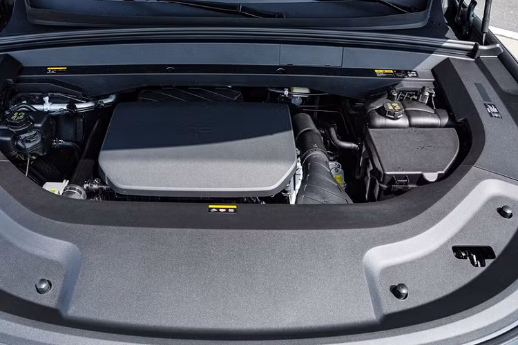 Dung lượng pin là 44,5kWh (39,2kWh khả dụng), bình nhiên liệu 65 lít, phạm vi hành trình hoàn toàn bằng điện trong điều kiện làm việc của CLTC là 215 km, phạm vi hành trình của hệ thống plug-in hybrid có thể đạt tới 1.315 km và phạm vi hành trình trong điều kiện làm việc của WLTC vượt quá 1.100 km, rất ấn tượng. Sạc đến 80% mất 40 phút với bộ sạc nhanh. Một lần sạc đầy ở 200V mất 6 giờ.