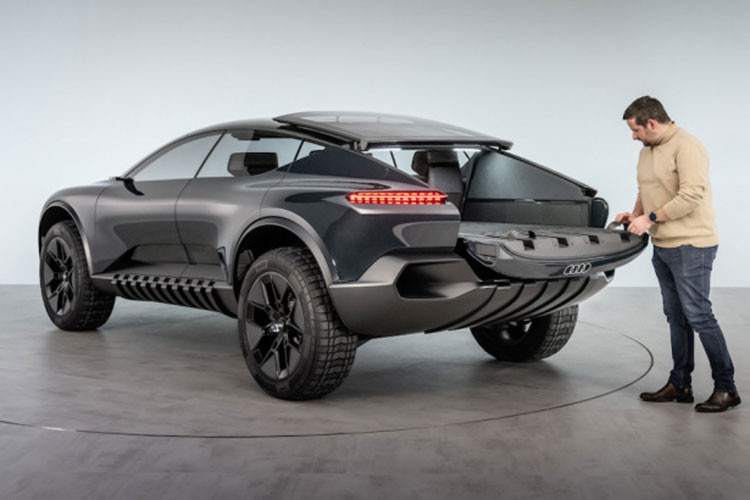 Tuy nhiên phong cách Activesphere mới này, cùng với các tính năng thực tế ảo tương lai lại giúp Audi Activesphere trở thành điều gì đó khiến ngành ôtô suy ngẫm. Trong cuộc họp báo, Audi không thông báo sẽ đưa Audi Activesphere vào dây chuyền sản xuất, nhưng mẫu xe này đại diện cho một dòng sản phẩm hoàn toàn mới mà Audi đang hướng tới.