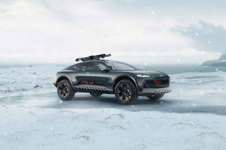 Activesphere concept có kích thước tương tự Audi A6 e-tron, mẫu sedan EV cỡ trung sắp ra mắt của Audi. Mặc dù nhiều tính năng trang bị rất nhiều trong bối cảnh công nghệ hiện tại, tuy nhiên khả năng lái tự động, hệ thống truyền động chỉ thực tế ngang bằng với xu hướng EV hiện tại.