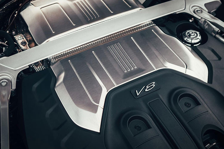 cc sử dụng động cơ V8, tăng áp kép, dung tích 4.0 lít, sản sinh công suất tối đa 500 mã lực tại vòng tua máy 6.000 vòng/phút và mô-men xoắn cực đại 660 Nm.