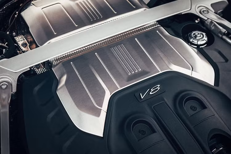 cc sử dụng động cơ V8, tăng áp kép, dung tích 4.0 lít, sản sinh công suất tối đa 500 mã lực tại vòng tua máy 6.000 vòng/phút và mô-men xoắn cực đại 660 Nm.