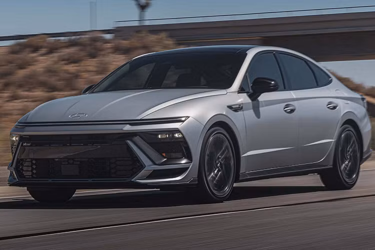 Hyundai Sonata 2024 dan dong 4 banh ra mat, 