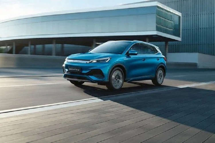 Về khả năng vận hành, mẫu SUV mang thương hiệu Togg sẽ được phát triển dựa trên cơ sở gầm bệ dành riêng cho ô tô điện. Xe có 2 phiên bản, trong đó bản tiêu chuẩn sử dụng 1 mô-tơ điện với công suất tối đa 200 mã lực và bản cao cấp sử dụng 2 mô-tơ điện với tổng công suất 400 mã lực.