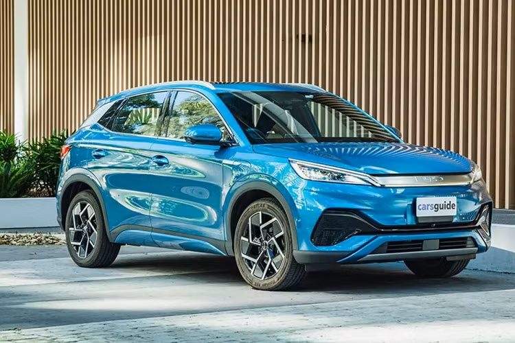 Tuy nhiên, một số nguồn tin cho hay mẫu xe này sẽ sử dụng pin của Đức. Theo đó, giá xe dự kiến sẽ dao động trong khoảng 900.000 Lira (khoảng 1,12 tỷ đồng). Giá bán này được cho là khá cao so và không phù hợp với phần đông người dùng ôtô tại Thổ Nhĩ Kỳ. Tuy nhiên, hãng Togg cũng đang nghiên cứu và phát triển một số ôtô điện giá rẻ hơn trong thời gian tới.