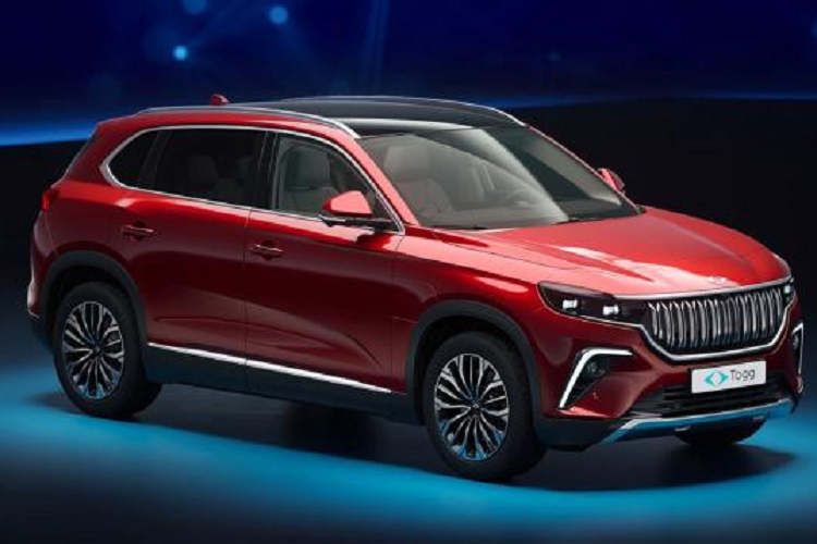 Phạm vi hoạt động của hai phiên bản này sau khi sạc đầy pin lần lượt là 500 km và 400 km. Theo nhiều nguồn tin, pin của mẫu xe điện này sẽ do nhà máy liên doanh giữa Togg và công ty Trung Quốc Farasis Energy sản xuất. Pin xe sẽ có tuổi thọ lên đến 1 triệu km và sạc từ 10-80% trong thời gian chưa đến 20 phút.