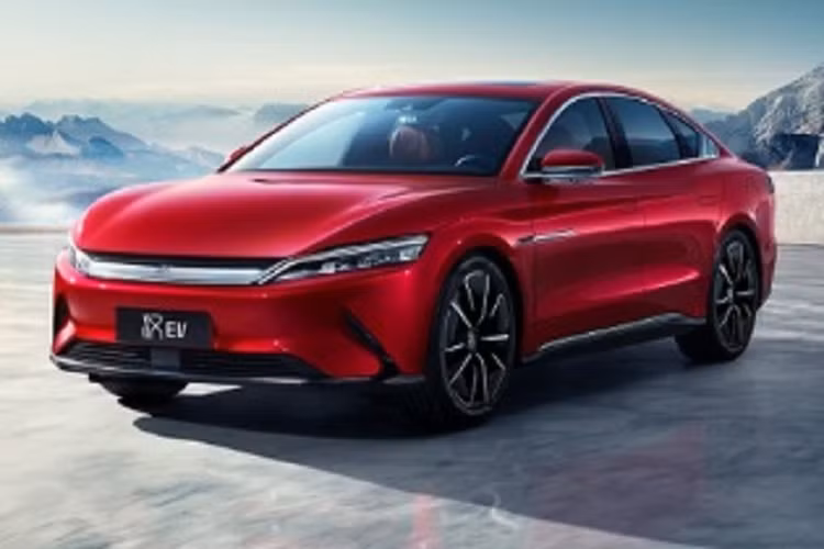 Việc tăng thuế nhập khẩu thêm 40% đối với những mẫu xe ôtô điện đến từ Trung Quốc được cho là sẽ gây thiệt hại cho thương mại giữa hai nước. Đây cũng là tin buồn cho thương hiệu BYD, khi hãng xe điện này vừa ký biên bản ghi nhớ với nhà phân phối ALJ Turkiye để bán xe ôtô điện tại Thổ Nhĩ Kỳ vào đầu tuần.