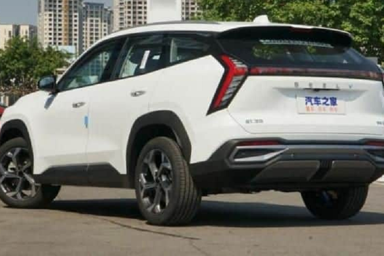 Dựa trên thông tin khai báo trước đó từ MIIT Trung Quốc, sức mạnh của xe Boyue Cool đến từ động cơ 4 xi-lanh, dung tích 1.5 lít do Volvo và Geely hợp tác phát triển với công suất tối đa 178 mã lực, kết hợp với hộp số DCT 7 cấp. Mức giá xe Boyue Cool 2023 vẫn là một ẩn số.