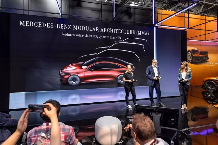 Theo đại diện hãng, mẫu xe concept này cho thấy cả dòng sản phẩm ôtô điện giá rẻ Mercedes-Benz sẽ ra mắt trong thời gian tới. Cụ thể hơn, dòng sản phẩm này sẽ bao gồm 4 mẫu xe là; GLA, GLB và CLA Shooting Brake thế hệ mới. Bên cạnh đó, còn có một mẫu xe điện mang kiểu dáng coupe 4 cửa. Những mẫu ôtô điện này sẽ được phát triển dựa trên cơ sở gầm bệ Mercedes-Benz Modular Architecture (MMA) mới.