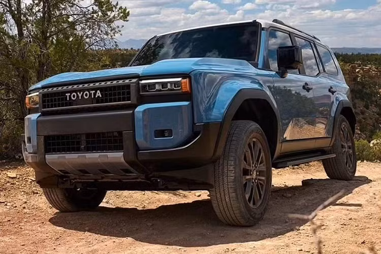 Con số này thấp hơn so với mức 9,1 lít/100 km của Honda CR-V – mẫu xe vốn có kích thước bé hơn nhiều so với Land Cruiser Prado. Bên cạnh đó, chỉ số tiêu thụ nhiên liệu của mẫu xe đến từ nhà Toyota cũng ít hơn nhiều so với nhiều mẫu SUV địa hình khác trên thị trường như Land Rover Defender (13,1 lít/100 km) hay Ford Bronco (13,8 lít/100 km).