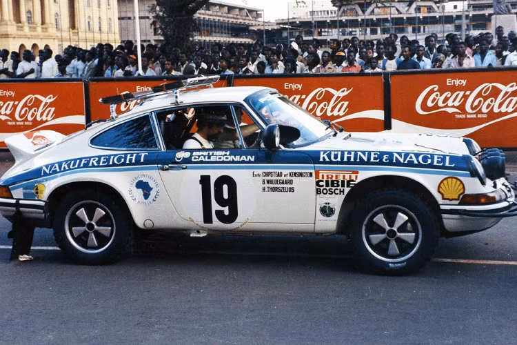Tùy chọn "Rallye 1974" được lấy cảm hứng từ chiếc Porsche 911 Carrera RS 2.7 thể thao tham gia giải đua East African Safari Rally vào năm 1974 và giành vị trí nhì bảng.
