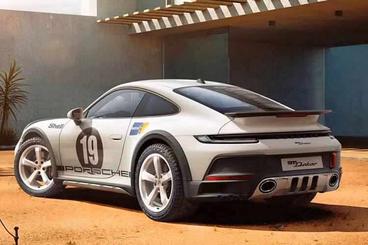 Được cầm lái bởi 2 tay đua người Ba Lan Sobieslaw Zasada và Marian Bien, chiếc xe đã về thứ 5 chung cuộc. Bộ tem "Rallye 1971" có mức giá khoảng 4.473 USD.