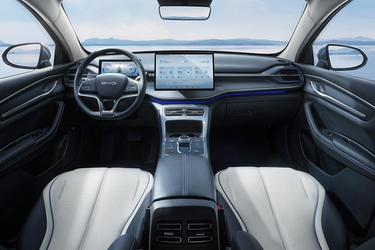 Tại thị trường Trung Quốc, BYD Destroyer 05 hiện có giá từ 101.800 - 157.800 Nhân dân tệ (khoảng 336 - 521 triệu đồng). Trái ngược với Destroyer 05, BYD Cruiser 05 hiện vẫn chưa ra mắt ở thị trường Trung Quốc. Thay vào đó, mẫu xe này mới được đăng ký bảo hộ kiểu dáng công nghiệp và chạy thử tại Trung Quốc.