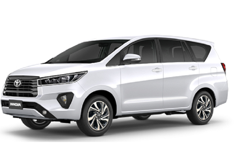 Toàn bộ các phiên bản của xe đều được trang bị túi khí 3 điểm tiêu chuẩn dành cho mọi vị trí trong xe. Nằm bên dưới nắp ca-pô của Toyota Innova Crysta 2023 tại thị trường Ấn Độ là động cơ diesel 4 xi-lanh, dung tích 2.4L, đồng hành cùng hộp số sàn 5 cấp. So với phiên bản cũ, xe đã bị cắt động cơ xăng và hộp số tự động.