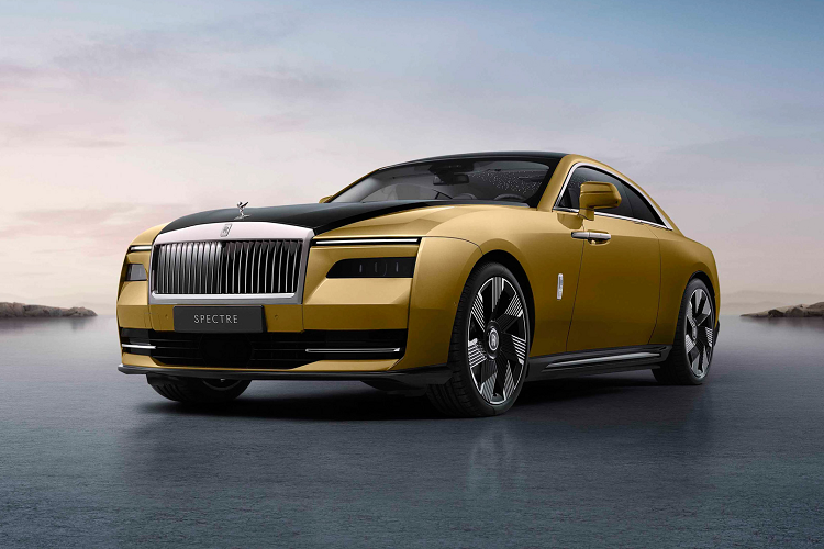 Rolls-Royce tin rằng quá trình điện khí hóa sẽ diễn ra suôn sẻ, vì các phương tiện của họ vốn đã nổi tiếng với trải nghiệm lái mượt mà, yên tĩnh và cung cấp hiệu suất mạnh mẽ.