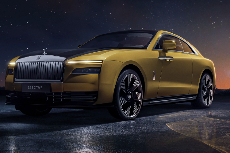 Hiện giá xe Rolls-Royce Spectre EV 2024 chưa công bố chính thức, tuy nhiên Rolls-Royce khẳng định giá Spectre nằm giữa Cullinan SUV (350.000 USD) và limo Phantom (460.000 USD).
