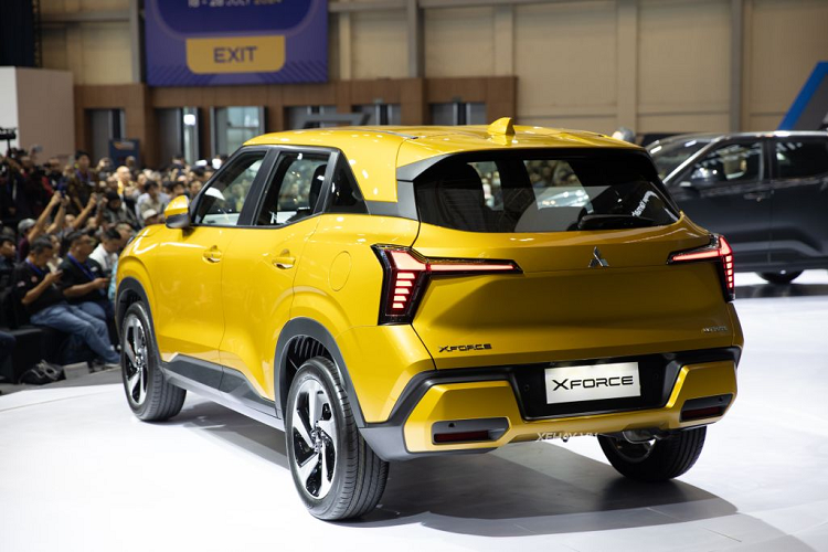 XForce sẽ được sản xuất tại nhà máy Mitsubishi Motors Krama Yudha, Indonesia (thành phố Bekasi, West Java). Dự kiến xe sẽ về Việt Nam vào cuối năm nay. Tại Việt Nam, Mitsubishi XForce đang được hệ thống đại lý chính hãng nhận đặt cọc với giá bán dự kiến 700 - 800 triệu đồng. Khách hàng đặt cọc sớm 10 triệu đồng trước 31/8 được tặng gói bảo dưỡng 2 năm hoặc 40.000 km tùy điều kiện nào đến trước và 1.000 điểm trên ứng dụng Mitsubishi Connect+.