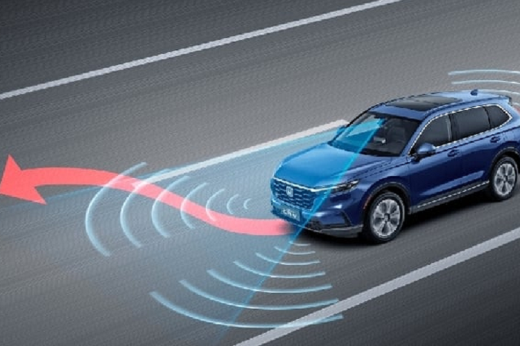 Những trang bị đáng chú ý trên Honda CR-V 2023 thế hệ 6 sẽ bao gồm:Đồng hồ lái kỹ thuật số 7.0 inch. Ghế lái chỉnh điện 8 hướng. Hàng ghế thứ 2 gập phẳng theo tỷ lệ 60:40. Cửa sổ trời đóng mở điện. Phanh tay điện tử và Giữ phanh tự động Auto Hold. Màn hình giải trí trung tâm cảm ứng 9.0 inch