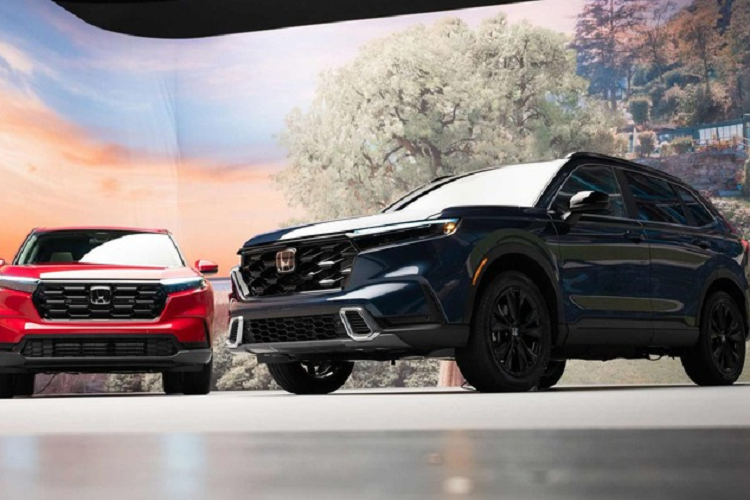 Phanh giảm thiểu va chạm (CMBDS). Điều khiển hành trình thích ứng bao gồm tốc độ thấp (ACC with LSF). Cảnh báo xe phía trước di chuyển (LCDN). Cảnh báo điểm mù BSI.Camera toàn cảnh 360 độ