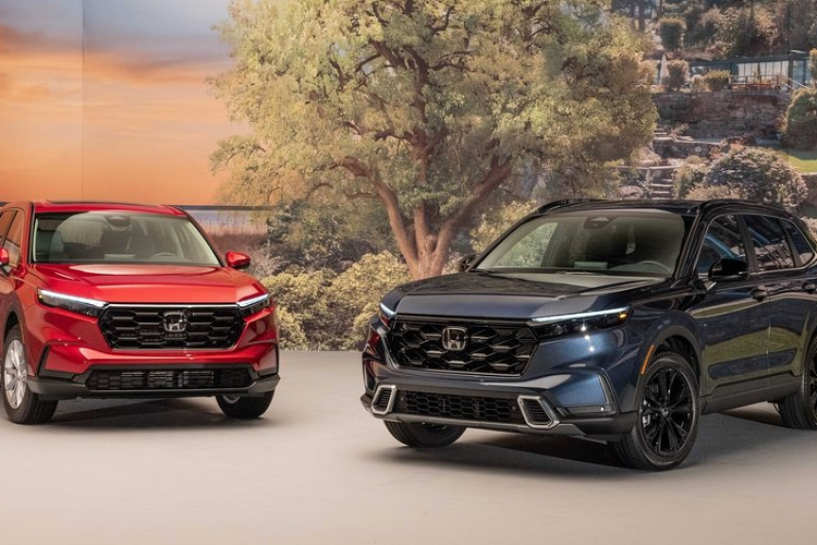 Thông tin chi tiết từng phiên bản cũng như giá xe Honda CR-V 2023 chính thức tại Thái Lan vẫn chưa được công bố. Tất cả sẽ được vén màn vào ngày 20/3 sắp tới tại Triển lãm Bangkok International Motor Show 2023.