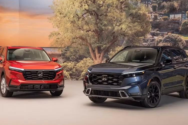 Thông tin chi tiết từng phiên bản cũng như giá xe Honda CR-V 2023 chính thức tại Thái Lan vẫn chưa được công bố. Tất cả sẽ được vén màn vào ngày 20/3 sắp tới tại Triển lãm Bangkok International Motor Show 2023.