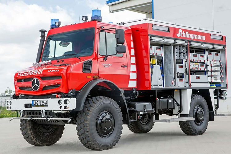 Mercedes-Benz Unimog 2024 mới có tới 10 biến thể khác nhau, từ U 219 đến U 5023. Những chiếc xe này được trang bị động cơ dầu OM 934 5,1 lít hoặc OM 936 7,7 lít với công suất cao nhất là 354 mã lực và mô-men xoắn lên tới 1.380 Nm.