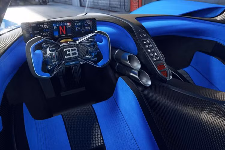 Mặc dù có mức giá Bugatti Bolide siêu đắt đỏ như vậy, nhưng ngay từ ngày đầu ra mắt, tất cả xe đều đã được đặt mua. Mới đây Bugatti đã lần đầu công bố hình ảnh nội thất của Bolide.