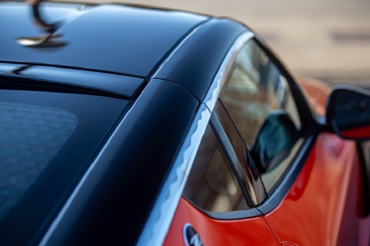  Về động cơ, xe vẫn sử dụng khối động cơ V6 3.0L tăng áp kép cho công suất 405 mã lực, mô-men xoắn 475 Nm. Khối động cơ này đi kèm hộp số sàn 6 cấp tiêu chuẩn và tùy chọn hộp số tự động 9 cấp. Mặc dù thông số tăng tốc xe chưa được công bố rõ, nhưng Nissan khẳng định thế hệ mới này sẽ nhanh hơn 15%, tức là nhiều khả năng chiếc xe này có thể tăng tốc từ 0-100km/h chỉ trong vòng 4 giây.