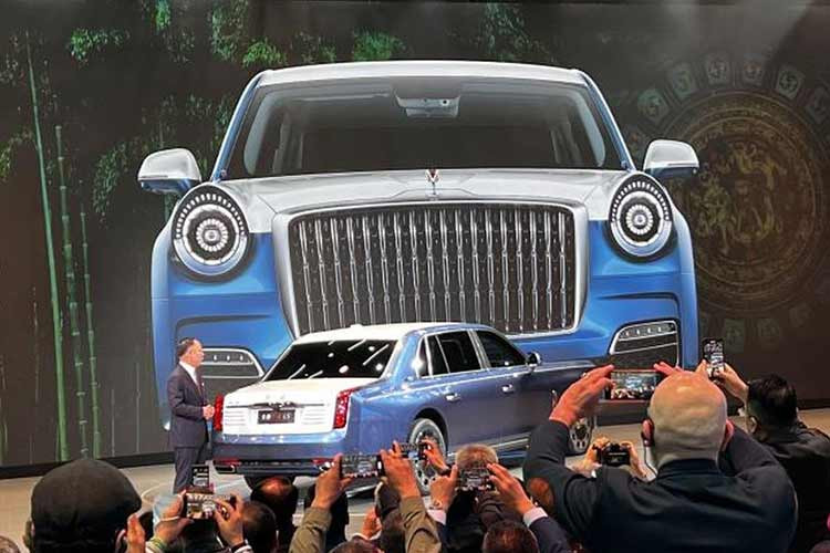 Mới đây, thông tin về việc mẫu sedan hạng sang chạy xăng Hồng Kỳ L5 2023 mới đã được Chính phủ Trung Quốc cấp phép và sản xuất hàng loạt đã nhận được sự quan tâm không nhỏ của giới truyền thông nước này, cũng như giới mê xe.