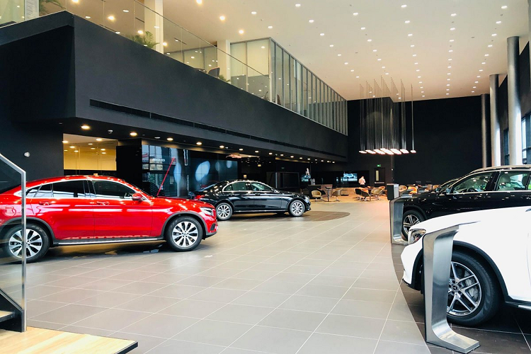 Mercedes-Benz Viet Nam tang gia xe dau 2023, cao nhat toi 800 trieu dong