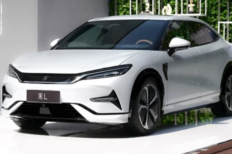 Xe được trang bị hệ thống Yunnan C có tốc độ điều chỉnh giảm chấn ở mức mili giây, hệ thống hỗ trợ lái xe thông minh DiPilot có thể đáp ứng hầu hết các tình huống sử dụng và hơn 30 chức năng phụ trợ như hỗ trợ tốc độ cao, lái xe thông minh, đỗ xe tự động, nhắc nhở giám sát tình trạng mệt mỏi...