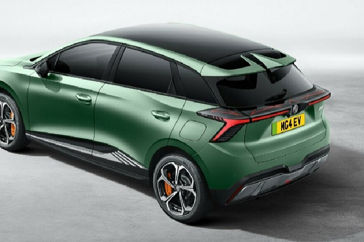 Về trang bị an toàn, MG4 XPower sở hữu gói công nghệ MG Pilot, bao gồm các tính năng hỗ trợ lái như: phanh khẩn cấp tự động kèm tính năng phát hiện người đi bộ và xe đạp, hỗ trợ giữ làn đường, cảnh báo chệch làn đường, hỗ trợ giới hạn tốc độ thông minh với nhận dạng biển báo giao thông,...