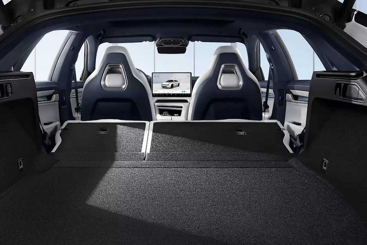 Từ tháng 1 đến tháng 4/2023, mẫu xe điện Zeekr 001 tại Trung Quốc đã bán được tổng cộng 18.935 chiếc, tăng 82% so với cùng kỳ năm 2022.