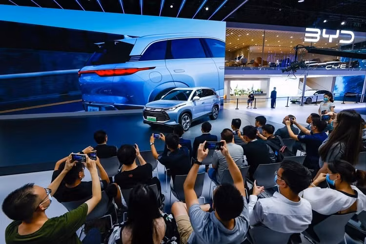 BYD bam duoi sat nut Tesla, ban nhieu xe oto dien thu 2 the gioi