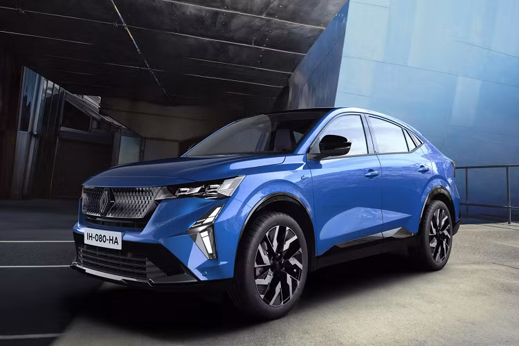 Renault đang trong quá trình chuyển đổi danh mục sản phẩm và chiếc Rafale ra mắt toàn thế giới lần này chính là mẫu xe đầu bảng mới của thương hiệu Pháp. Renault Rafale 2024 mới lấy cảm hứng từ một chiếc máy bay từng được sản xuất vào những năm 1930 bởi liên doanh Caudron-Renault, qua đó không chỉ tri ân quá khứ hào hùng mà còn cho thấy quyết tâm hướng đến tương lai huy hoàng hơn.