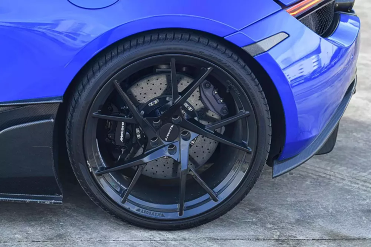 Tháng 12/2018, 1 công ty nhập khẩu tư nhân ở Hà Nội đã làm xong các thủ tục thông quan cho chiếc siêu xe McLaren 720S màu McLaren Orange, đây là xe 720S thứ 3 được mang về nước khi đó, nhưng ít ai biết, xe đã có chủ ngay từ khi lênh đênh trên tàu để cập cảng nước ta. Sau đó, xe ra biển số 51G và đến nay, biển này vẫn theo xe dù đã qua 2 đời chủ.