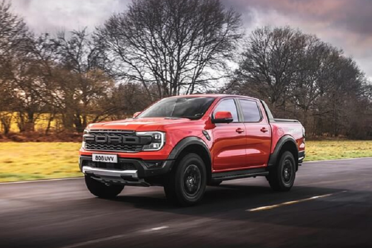 Ngay từ tháng 4/2022, đại lý tại Việt Nam đã bắt đầu nhận cọc cho Ford Ranger Raptor 2023. Theo thông tin từ đại lý, mẫu xe bán tải này sẽ tăng giá 127 triệu đồng so với thế hệ cũ, lên mức 1,329 tỷ đồng.