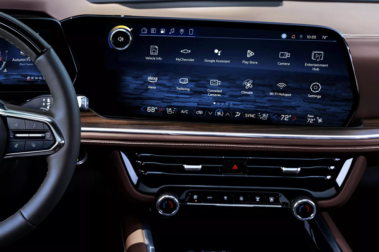 Ngoài ra còn có hệ thống nạp khí được sửa đổi lại và vật liệu hấp thụ âm thanh mới, giúp giảm tiếng ồn và cải thiện sự tinh tế khi vận hành. Chevrolet cho biết những phiên bản Tahoe 2025 và Suburban 2025 dùng động cơ diesel Duramax mới sẽ chỉ được bán ra vào năm 2025.