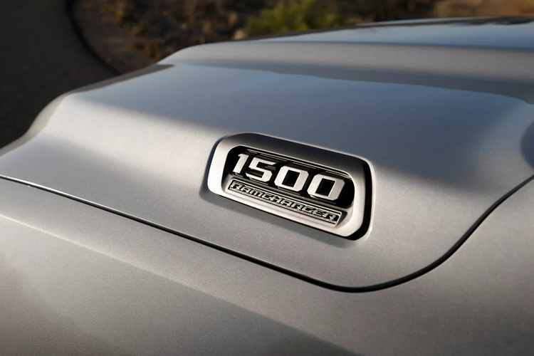 Tuy nhiên giờ đây cái tên Ramcharger đã quay trở lại để dùng cho một biến thể của Ram 1500 đời mới 2024. Theo đó, Ram 1500 Ramcharger 2024 mới được hãng Ram Trucks quảng bá là một mẫu “bán tải chạy điện”, nhưng vẫn trang bị động cơ xăng V6.