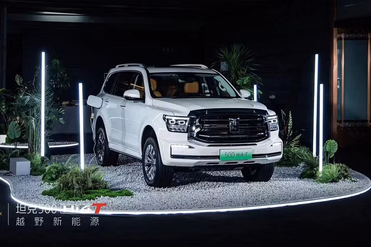 Great Wall Motor (GWM) đã chính thức giới thiệu phiên bản Hi4-T mới của mẫu SUV hạng trung Tank 500 tại Trung Quốc. Đây là sản phẩm của thương hiệu Tank trực thuộc hãng GWM. Tại thị trường Trung Quốc, giá xe Tank 500 Hi4-T 2023 có giá khởi điểm từ 335.000 Nhân dân tệ (khoảng 1,092 tỷ đồng). 