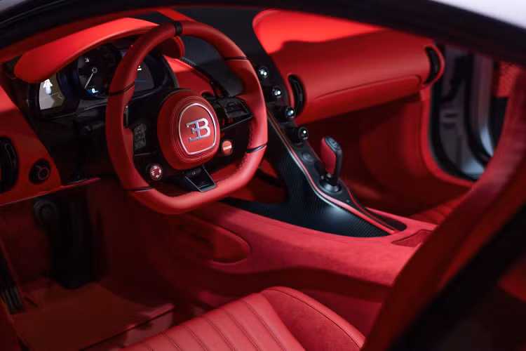 Bên cạnh đó, cứ 5 năm 1 lần, người dùng cũng sẽ phải bỏ ra 8.450 USD (gần 200 triệu đồng) thay lốp, để đảm bảo an toàn khi sử dụng xe.