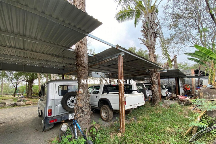 Tuy nhiên, trong gần 1 năm trở lại đây, khi tập đoàn Trung Nguyên mở rộng khai thác khu du lịch cụm thác Dray Sáp Thượng và Thác Dray Nur ở tỉnh Đắk Lắk với điểm nhấn là tour off-road từ thác Dray Nur đến thác Gia Long trên các xe bán tải, khách tham quan mới được chiêm ngưỡng được 1 phần bộ sưu tập xe nhỏ của Qua Vũ.