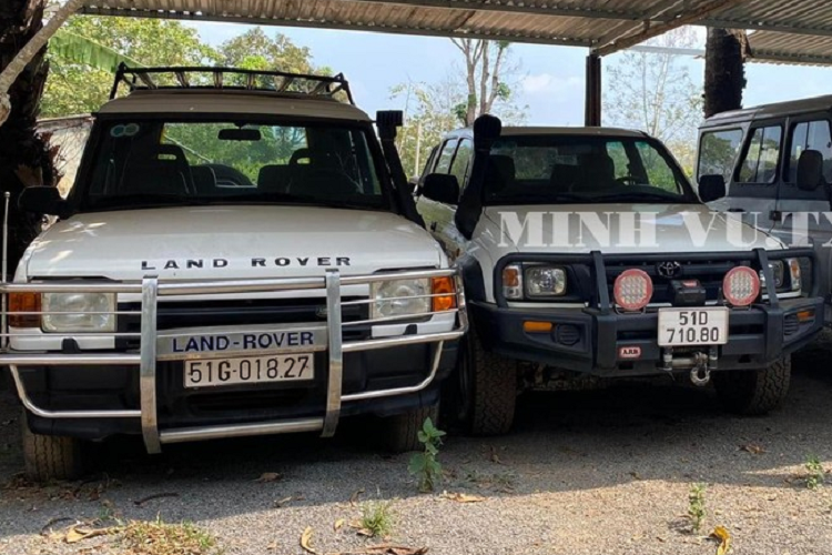 So với những lần chứng kiến dàn xe của Trung Nguyên được mang ra trưng bày công khai, lần này độ đã mắt tất nhiên không bằng nhưng đó cũng là trải nghiệm thú vị để xem nhà sưu tập xe lớn nhất Việt Nam mang những chiếc xe nào đến khu du lịch nổi tiếng của Đắk Lắk này.