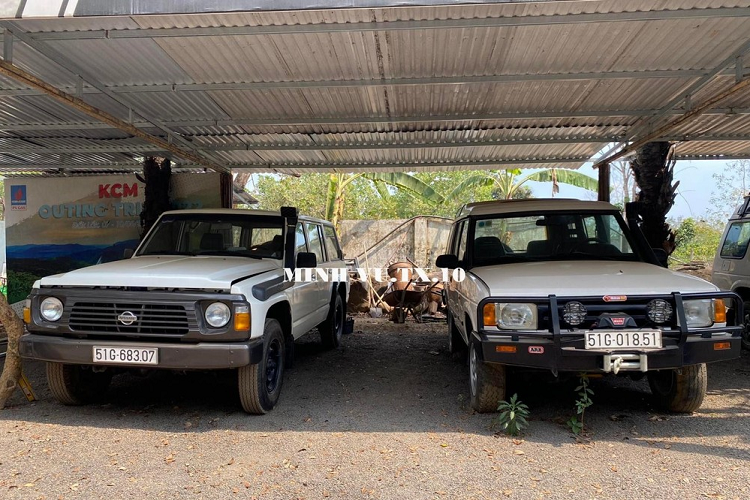 Một lần nữa tôi lại nhắc anh lơ xe nhớ cho mình xuống gần chỗ để vào Thác Dray Nur, đừng quên để xe lên tận Buôn Ma Thuột lại mất vài tiếng đi xe. Gần 6 giờ sáng, tiếng gọi của anh lơ xe 28 tuổi "xuống đi em, rồi bắt xe ôm hay taxi vào trong, đi xe ôm nhớ trả giá mạnh nhé, đường vào rất xấu đừng đi taxi, tốn tiền và có thể "bán cháo".