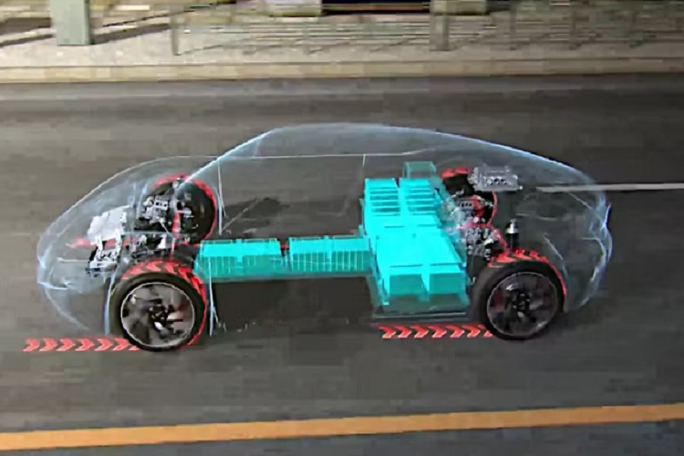 Như nhiều công ty khởi nghiệp ôtô khác, câu chuyện phát triển của Mullen GT 2025 chạy điện khá phức tạp. Thương hiệu ra mắt lần đầu tại Thượng Hải vào năm 2025 với mẫu xe thể thao thuần điện Qiantu K50, chiếc xe mà công ty mẹ Great Wall Huaguan đã bán tại Trung Quốc từ năm 2018 đến năm 2020.