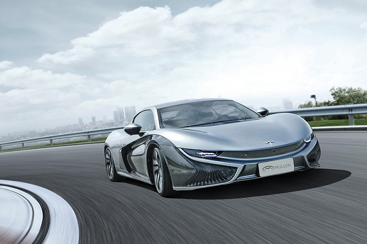 Độ bám đường và khả năng dừng xe đạt mức vừa phải.Mullen đã giảm hiệu suất của GT kể từ tháng 3, họ hứa hẹn “siêu xe điện” có khả năng tăng tốc từ 0-100 km/h trong 1,95 giây và vượt quá 312 km/h (200 mph).