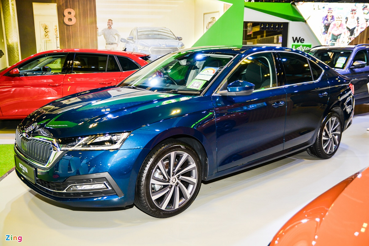 Thương hiệu Skoda đã có kế hoạch bước vào thị trường ôtô Việt Nam trong năm nay, Skoda Octavia 2023 thế hệ mới là cái tên chắc chắn góp mặt đầu tiên trong danh sách sản phẩm của thương hiệu. Đây là mẫu xe bán chạy nhất của Skoda và đã trải qua 3 thế hệ.