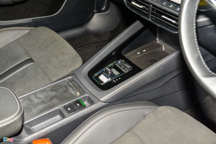 Tất cả phiên bản dùng chung hộp số tự động 7 cấp DSG, đi kèm hệ dẫn động cầu trước.