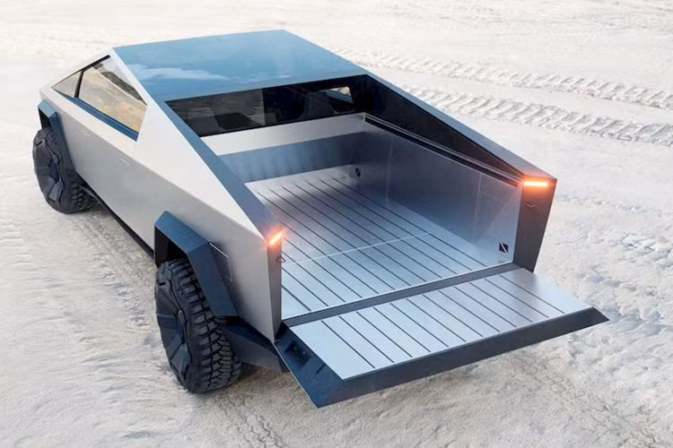 “Tôi muốn nhấn mạnh rằng sẽ có những thách thức to lớn trong việc đạt được sản lượng lớn và tạo ra lợi nhuận với Cybertruck”, ông Musk nhận định. Vị tỷ phú người Nam Phi cho biết những công nghệ mới được trang bị trên mẫu xe bán tải này là nguyên nhân khiến chi phí nghiên cứu và sản xuất tăng cao.