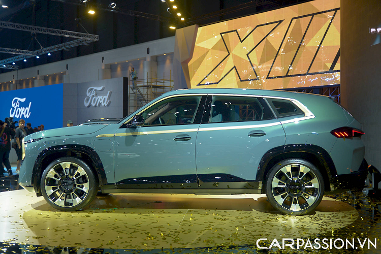 Chiếc xe SUV BMW XM 2023 hoàn toàn mới này cũng là một sản phẩm hiếm hoi do bộ phận BMW M GmbH tự phát triển mà không dựa trên bất cứ nền tảng BMW thông thường sẵn có nào khác. Lần cuối cùng một sản phẩm "thuần chất" BMW M như vậy ra đời là từ cách đây 44 năm với chiếc BMW M1 1978.