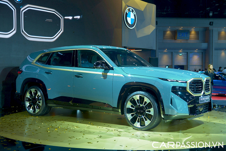 Tại Thái Lan, xe được phân phối 1 phiên bản duy nhất là 50e xDrive, mức giá xe BMW XM 2023 được bán ra lên đến 14,899 triệu baht (khoảng 10,1 tỷ đồng).